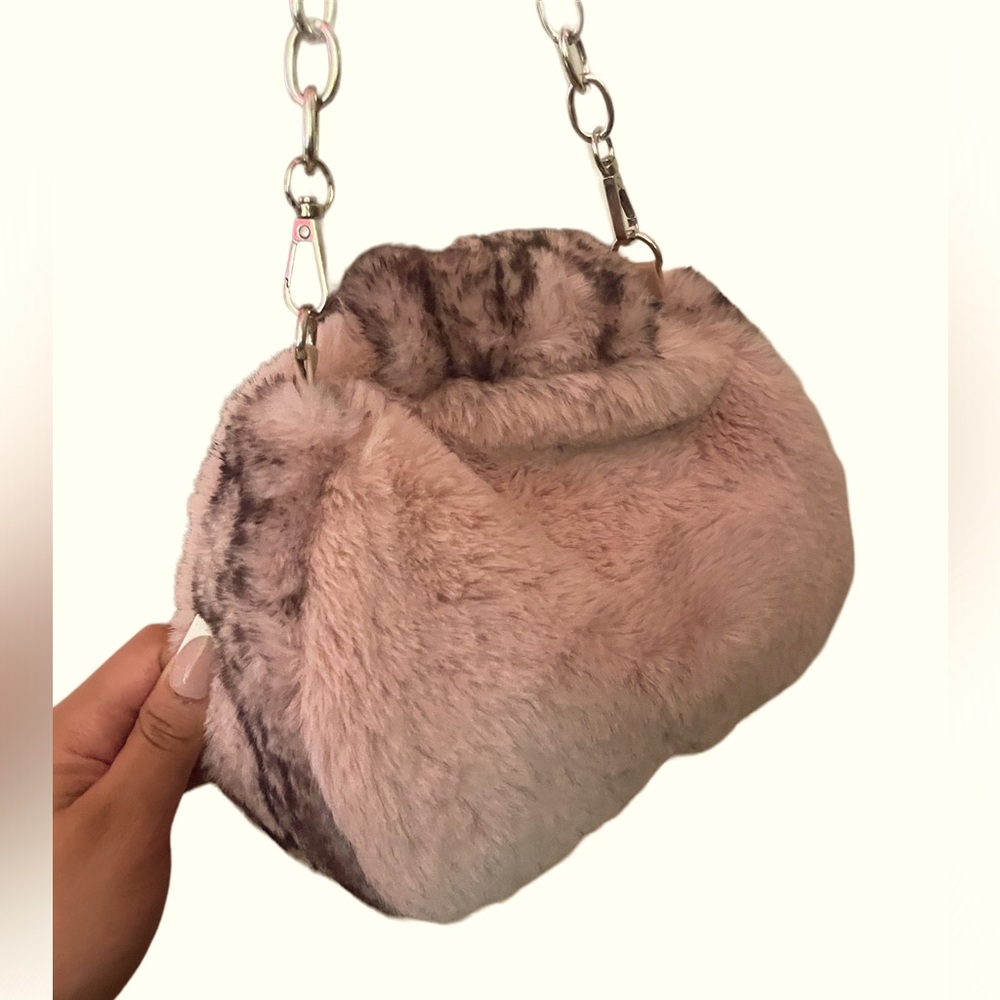Pink Fur Handbag. In good condition, very soft and clean inside.
